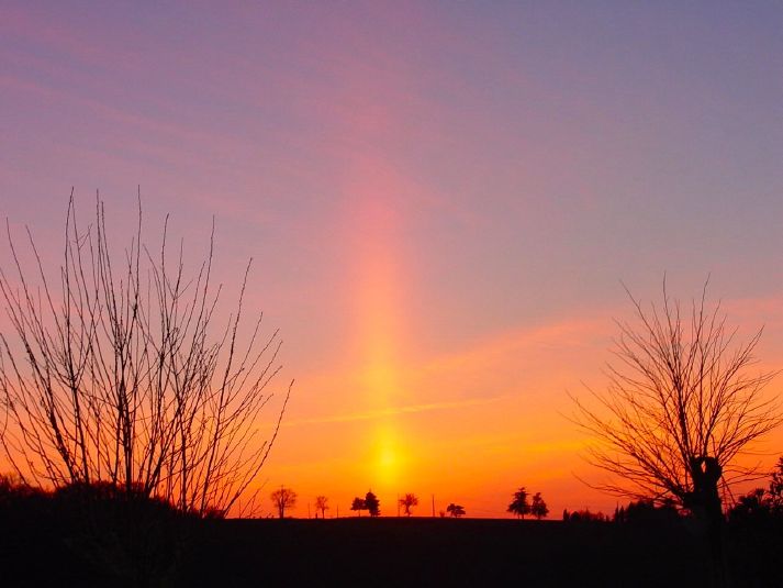 Sun pillar photographed 3 August 2003