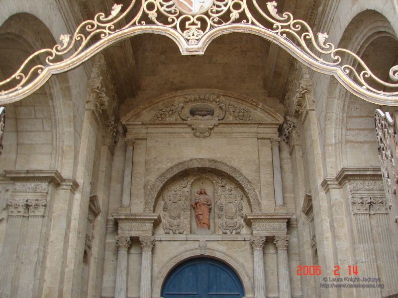 Auch Cathedral exterior