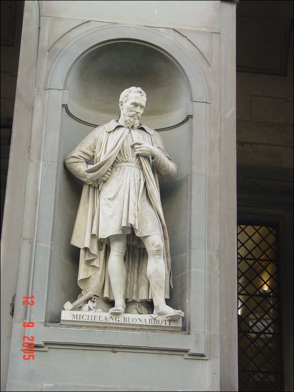 Uffizi Square  - Michelangelo