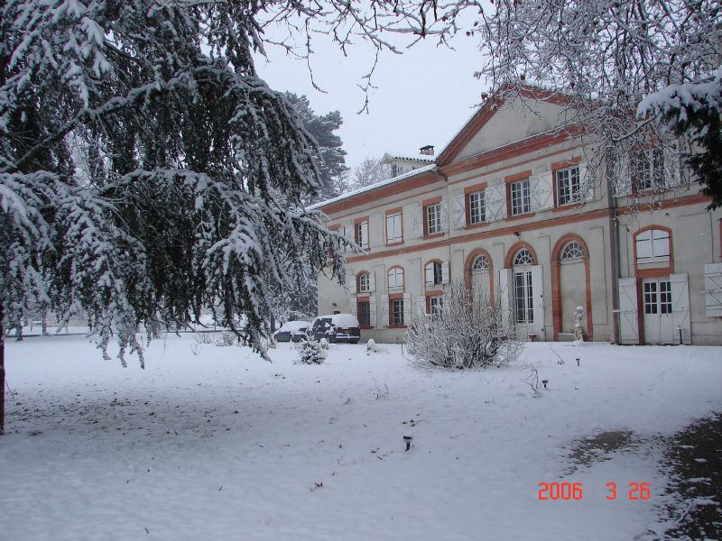 Snow at Chateau Saint Martin